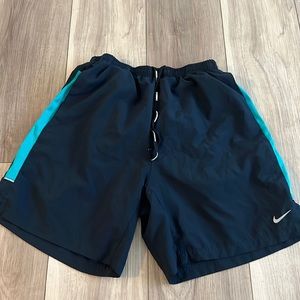 Nike shorts/men size M